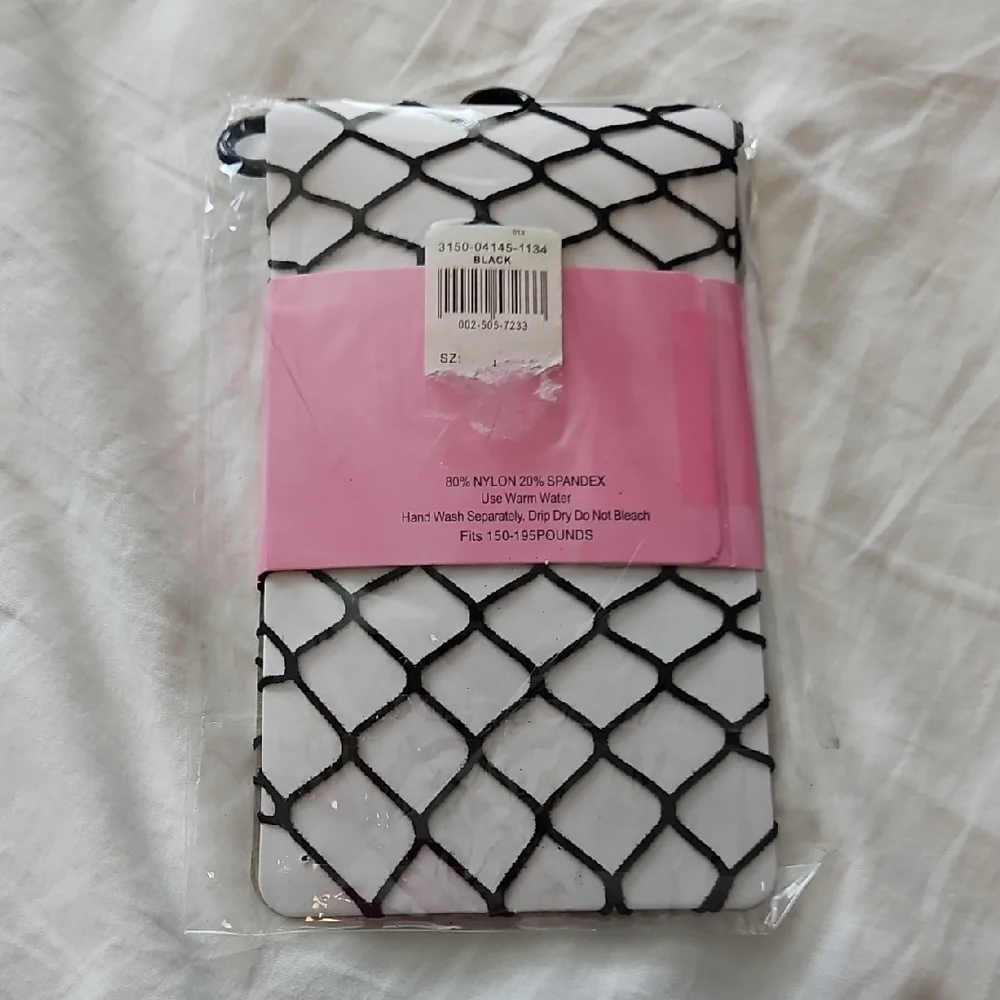 🆕️ Wide Weave Fishnet Tights Plus Size